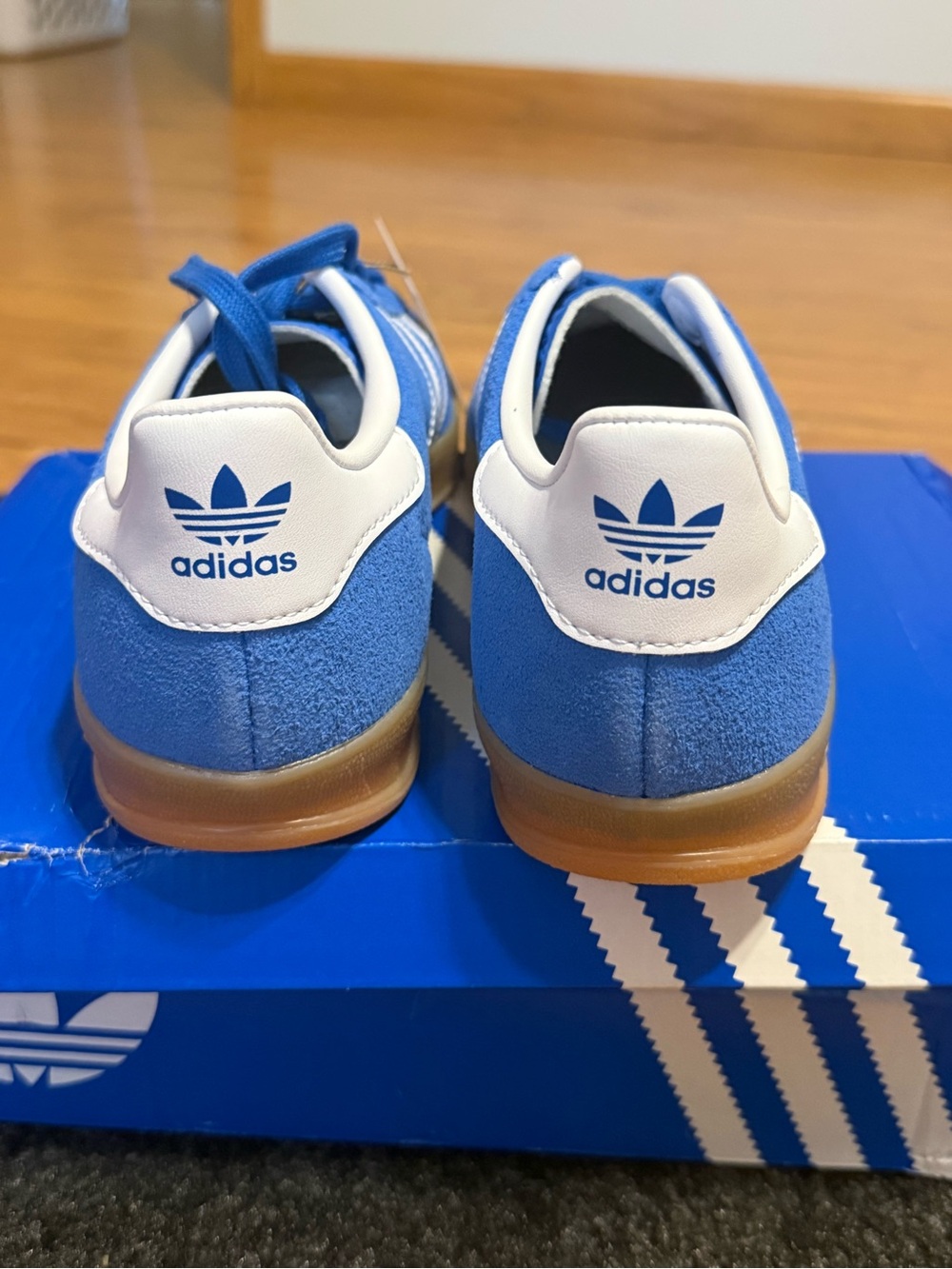 adidas Gazelle indoor Men's Blue Suede Sneakers with White Stripes, size 6 NIB - Picture 4 of 10